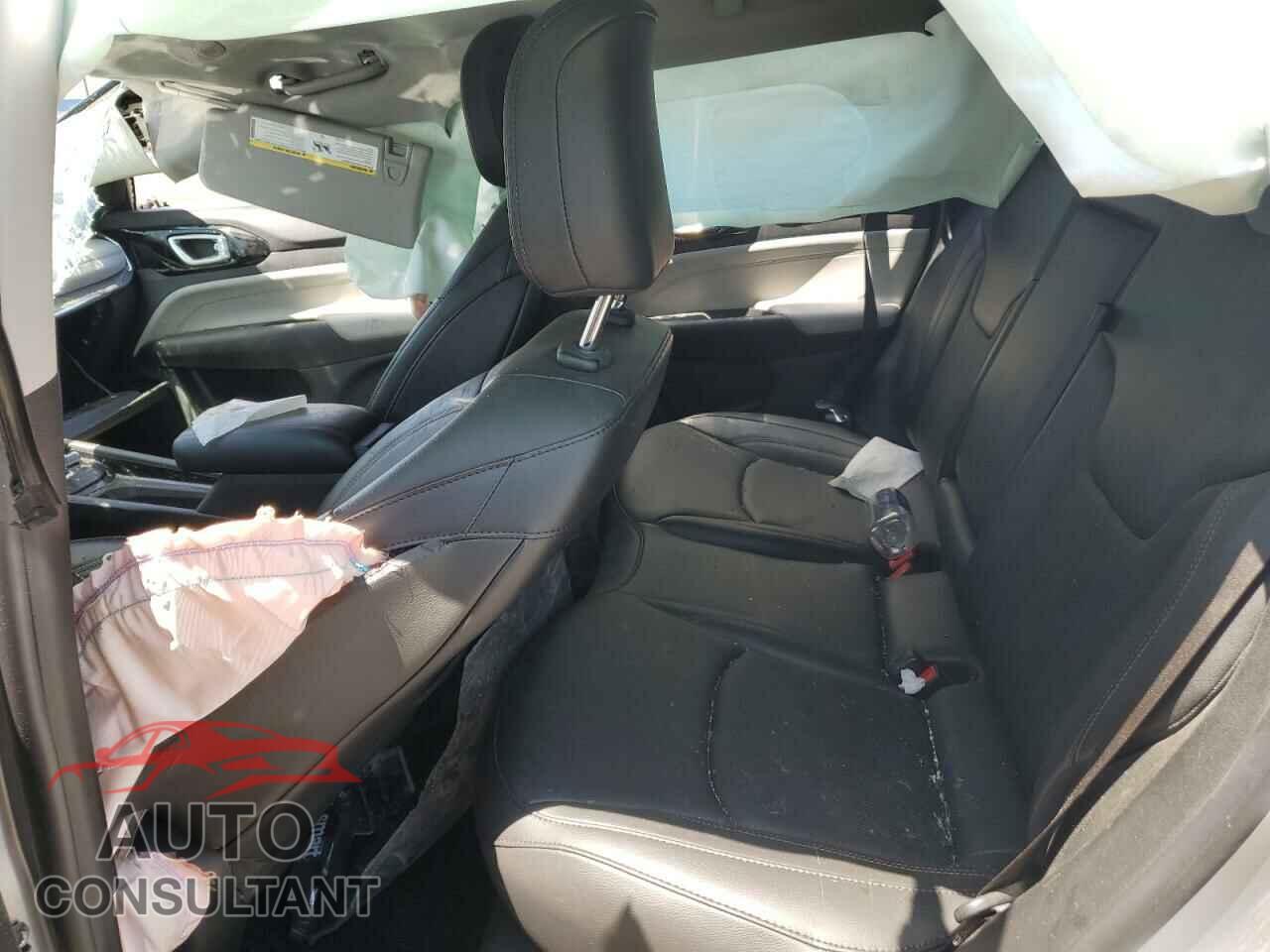 JEEP COMPASS 2022 - 3C4NJDCB5NT160442
