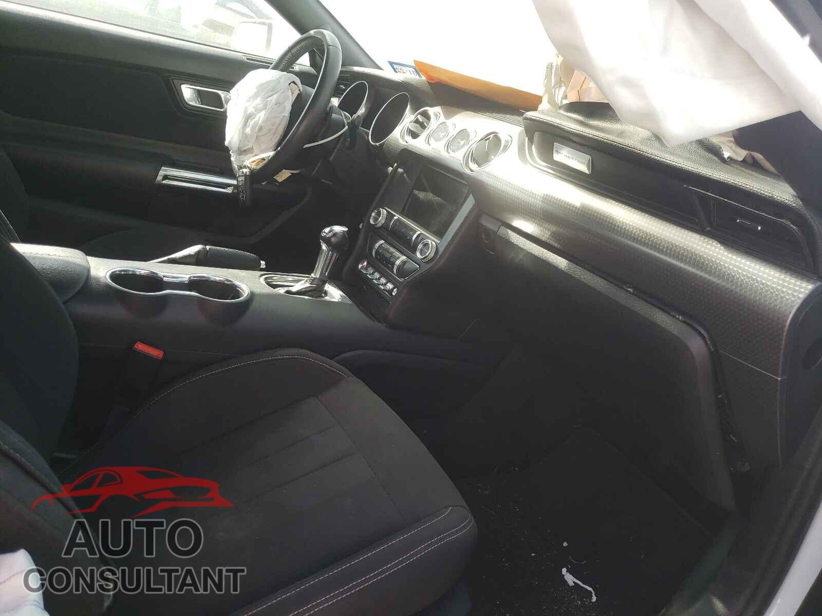 FORD MUSTANG 2018 - 1FA6P8TH4J5127348