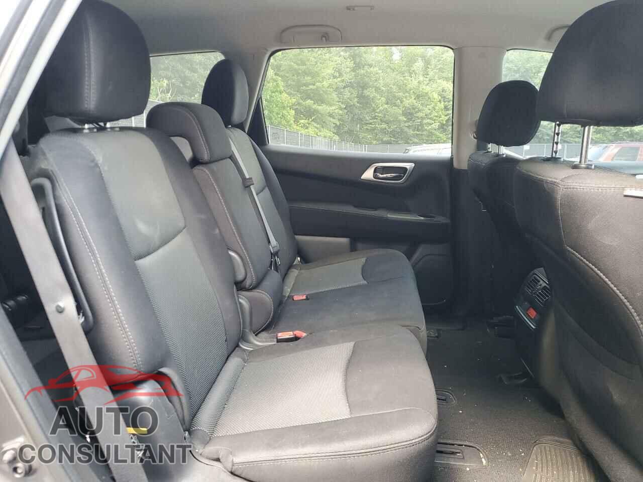 NISSAN PATHFINDER 2017 - 5N1DR2MM1HC694784