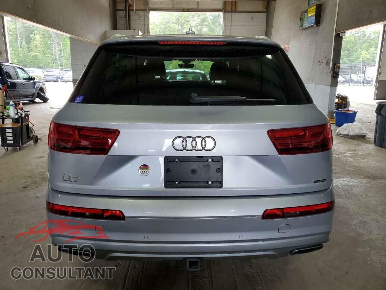 AUDI Q7 2019 - WA1LHAF70KD034199
