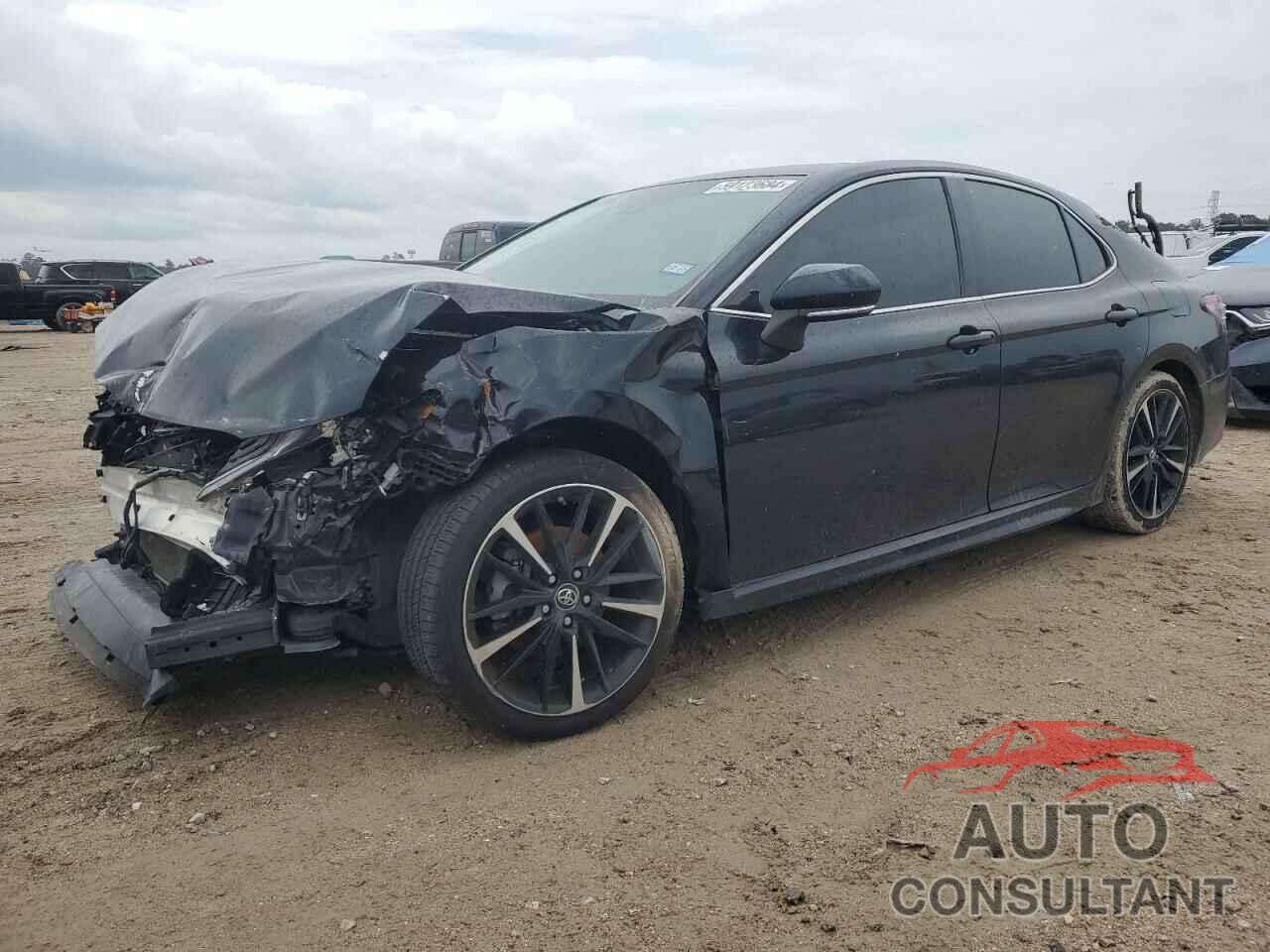 TOYOTA CAMRY 2018 - 4T1B61HK4JU008076