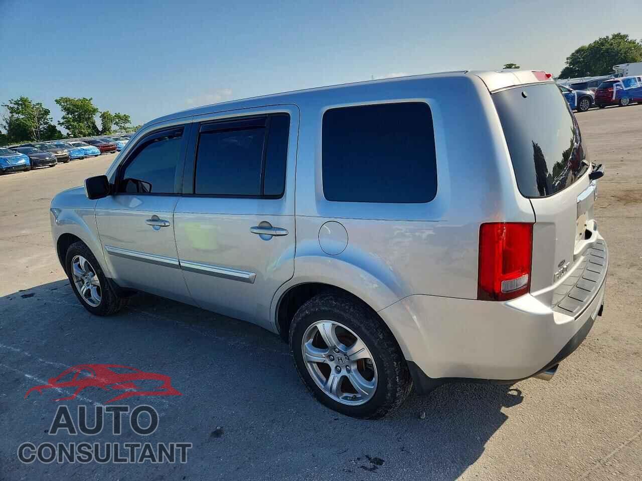 HONDA PILOT 2015 - 5FNYF3H42FB004779