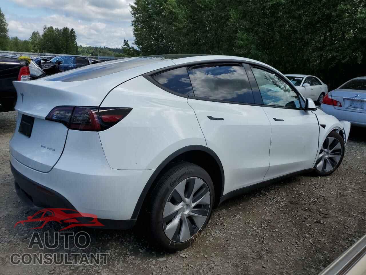 TESLA MODEL Y 2023 - 7SAYGDEE8PF764641