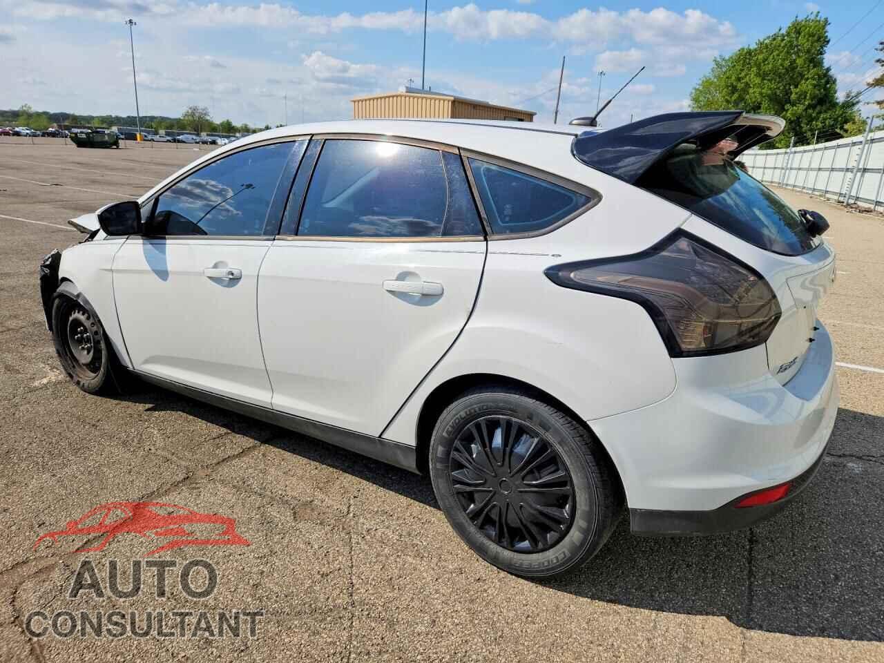 FORD FOCUS 2012 - 1FAHP3K20CL324511