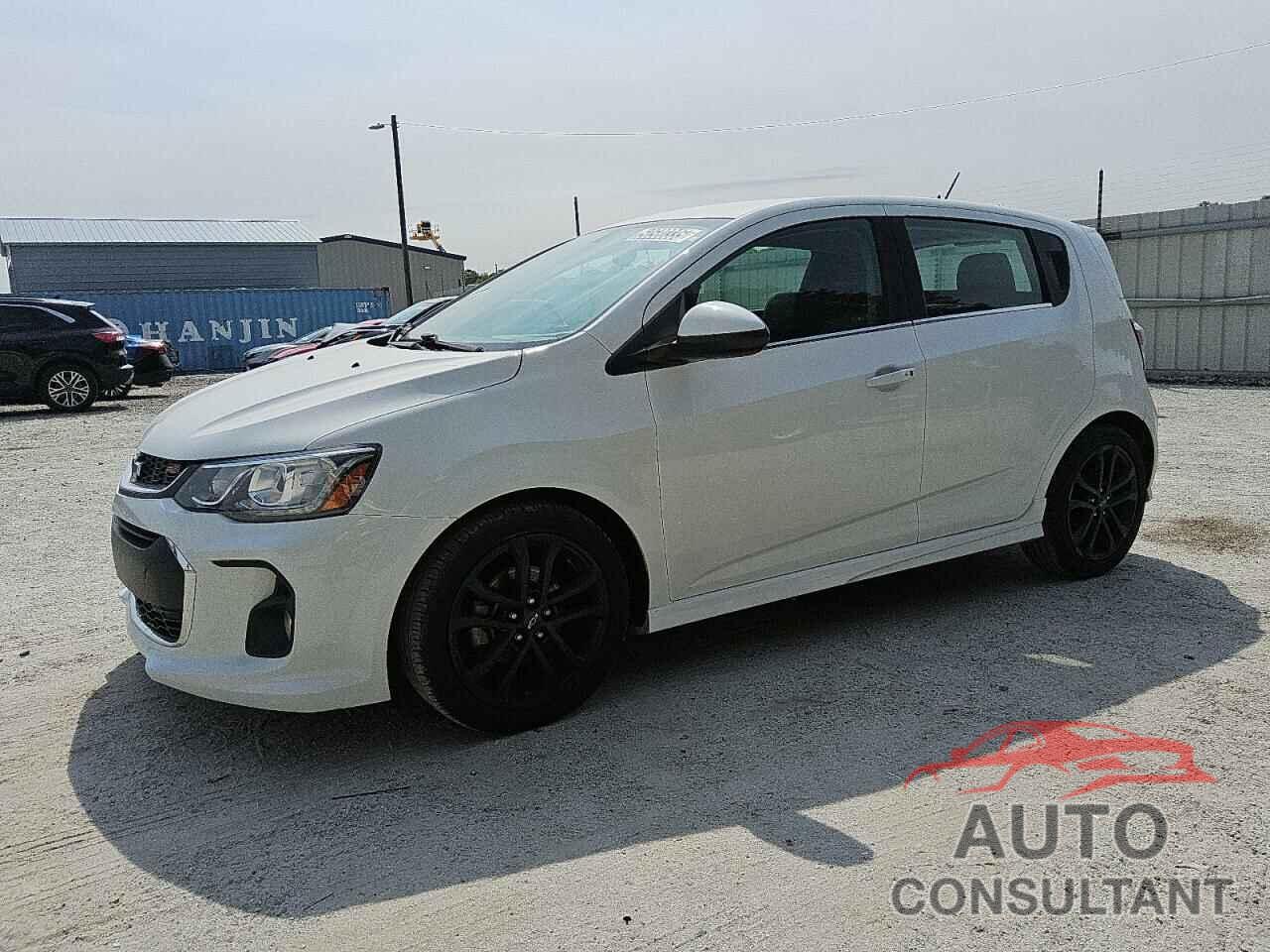 CHEVROLET SONIC 2018 - 1G1JF6SB2J4111947