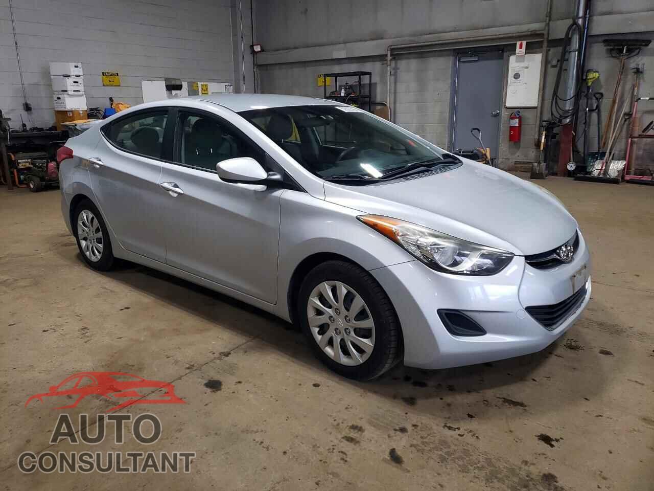 HYUNDAI ELANTRA 2012 - 5NPDH4AE9CH080563