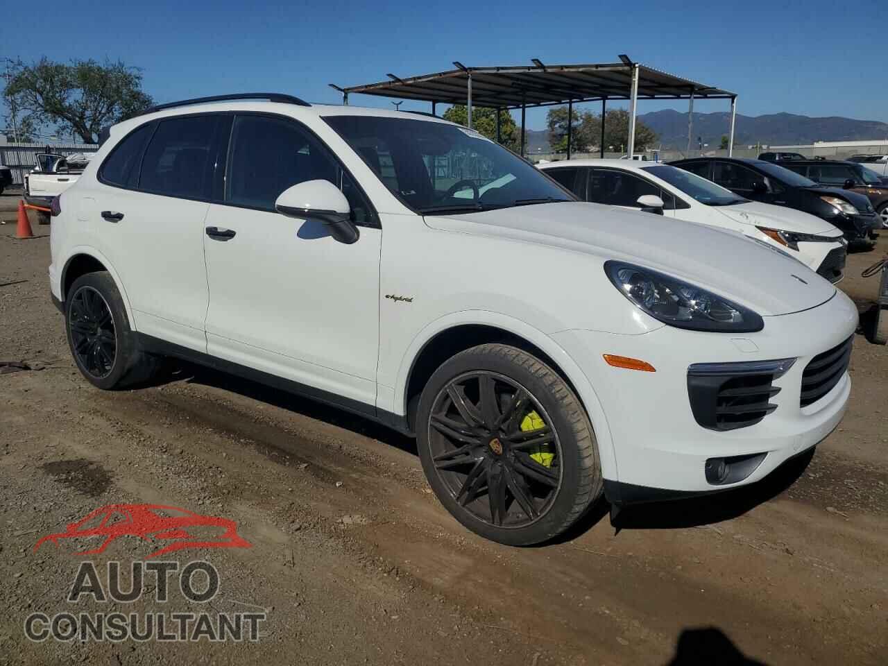 PORSCHE CAYENNE 2017 - WP1AE2A23HLA75138