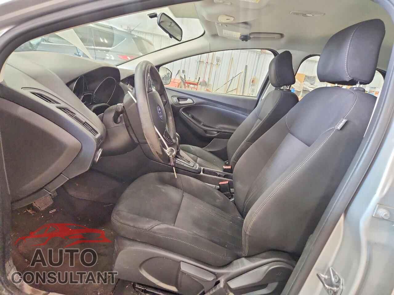 FORD FOCUS 2017 - 1FADP3F2XHL339419