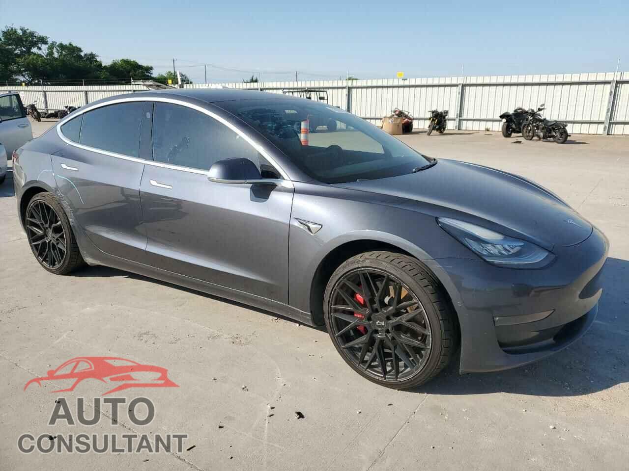 TESLA MODEL 3 2020 - 5YJ3E1EC3LF641009