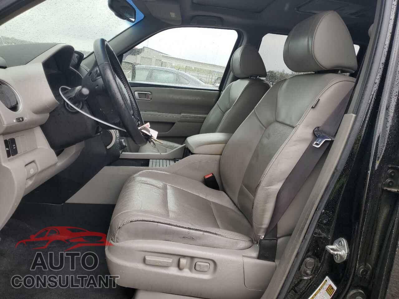 HONDA PILOT 2011 - 5FNYF3H94BB042777