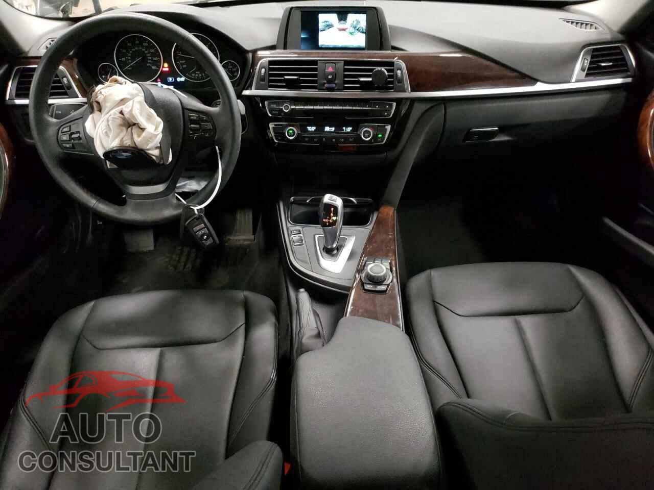BMW 3 SERIES 2018 - WBA8A3C57JA499820