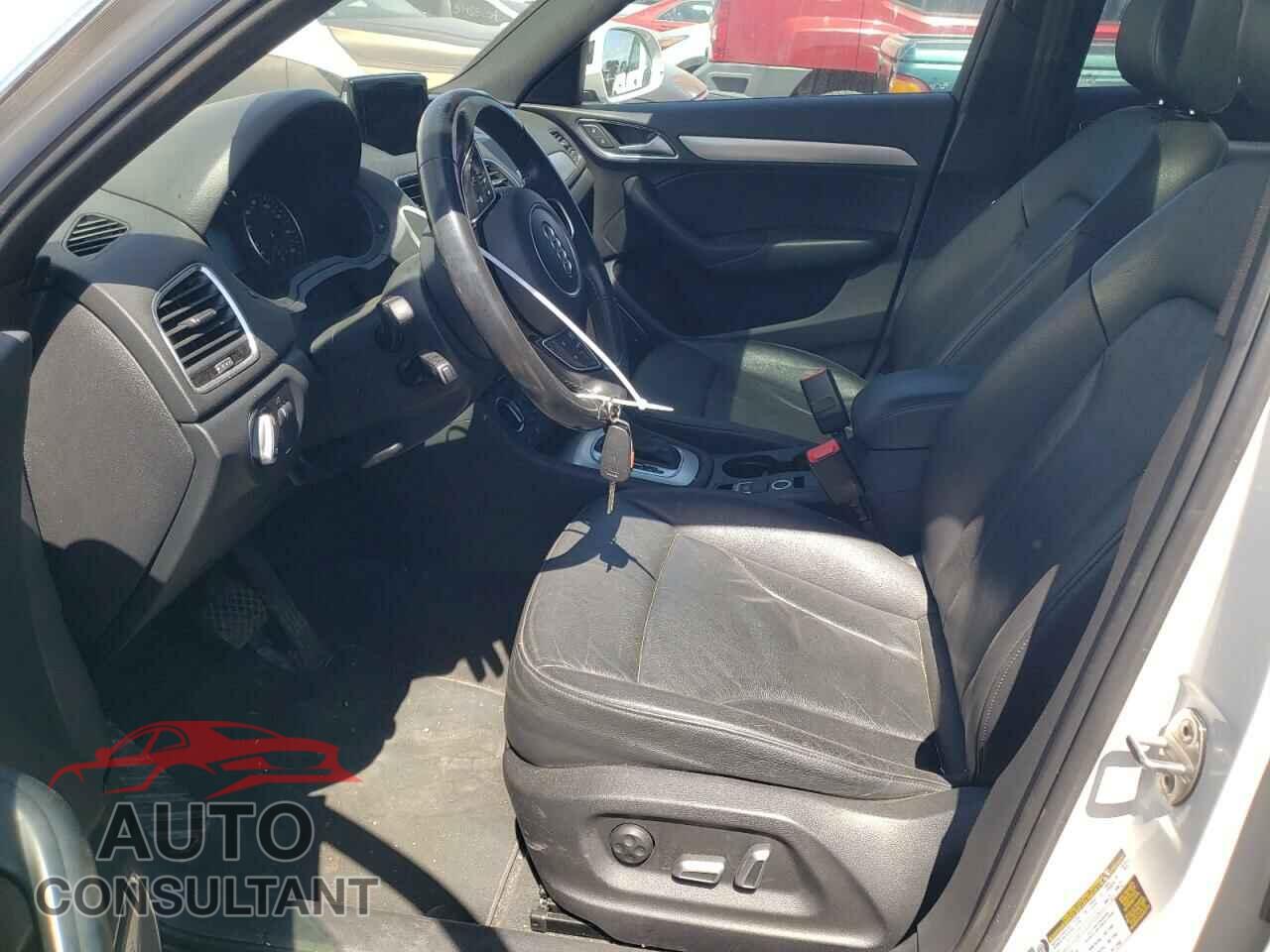AUDI Q3 2017 - WA1GCCFS3HR005498