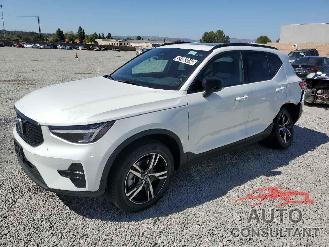 VOLVO XC40 CORE 2024 - YV4L12UK3R2337827