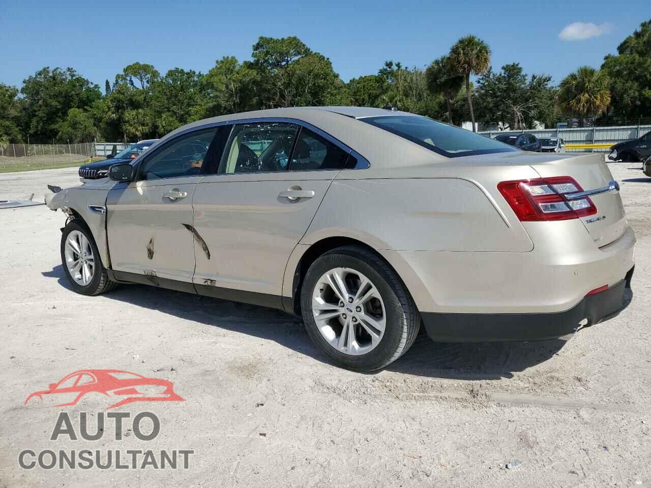 FORD TAURUS 2017 - 1FAHP2E83HG131912