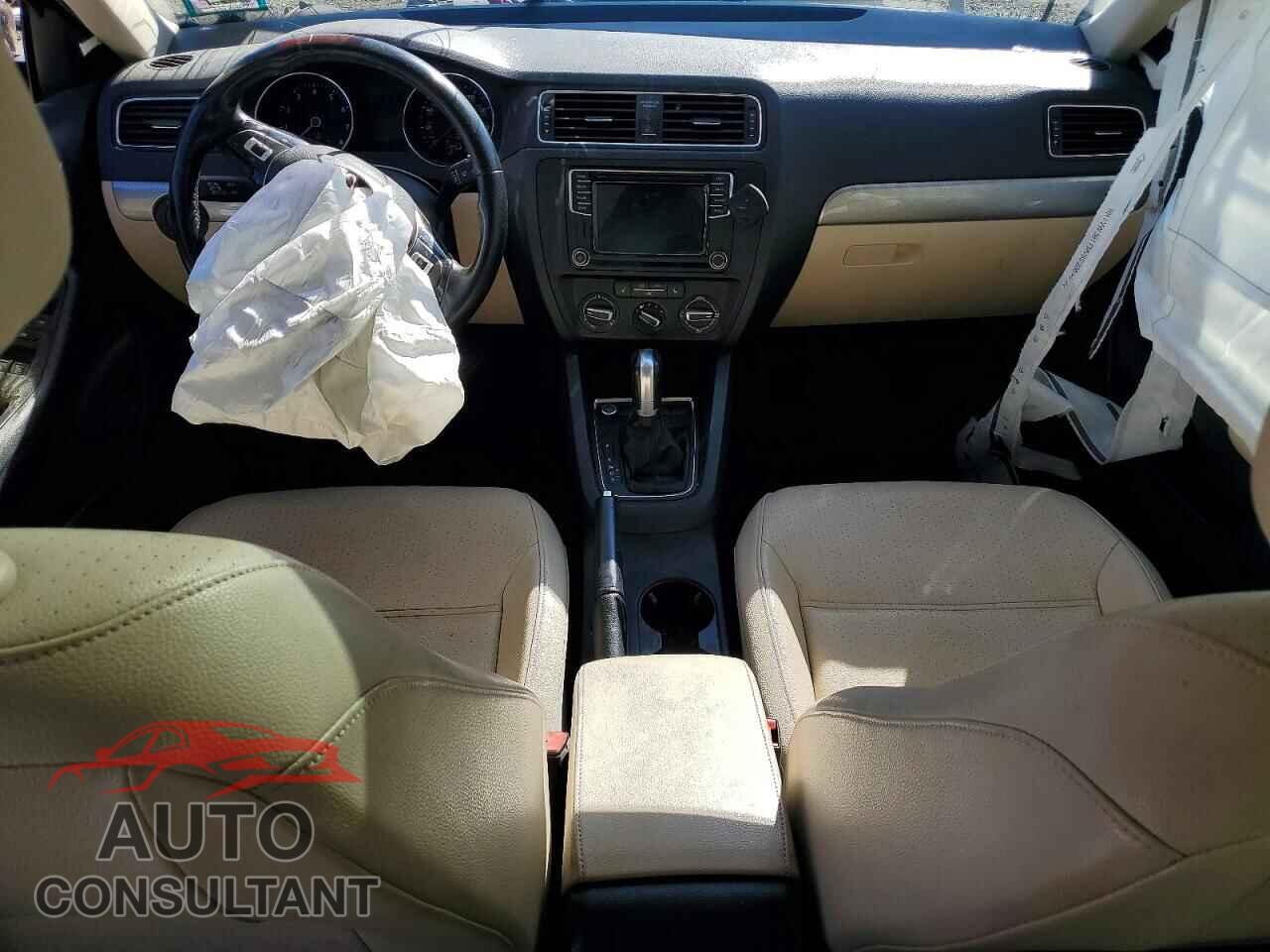 VOLKSWAGEN JETTA 2017 - 3VWDB7AJ4HM250181