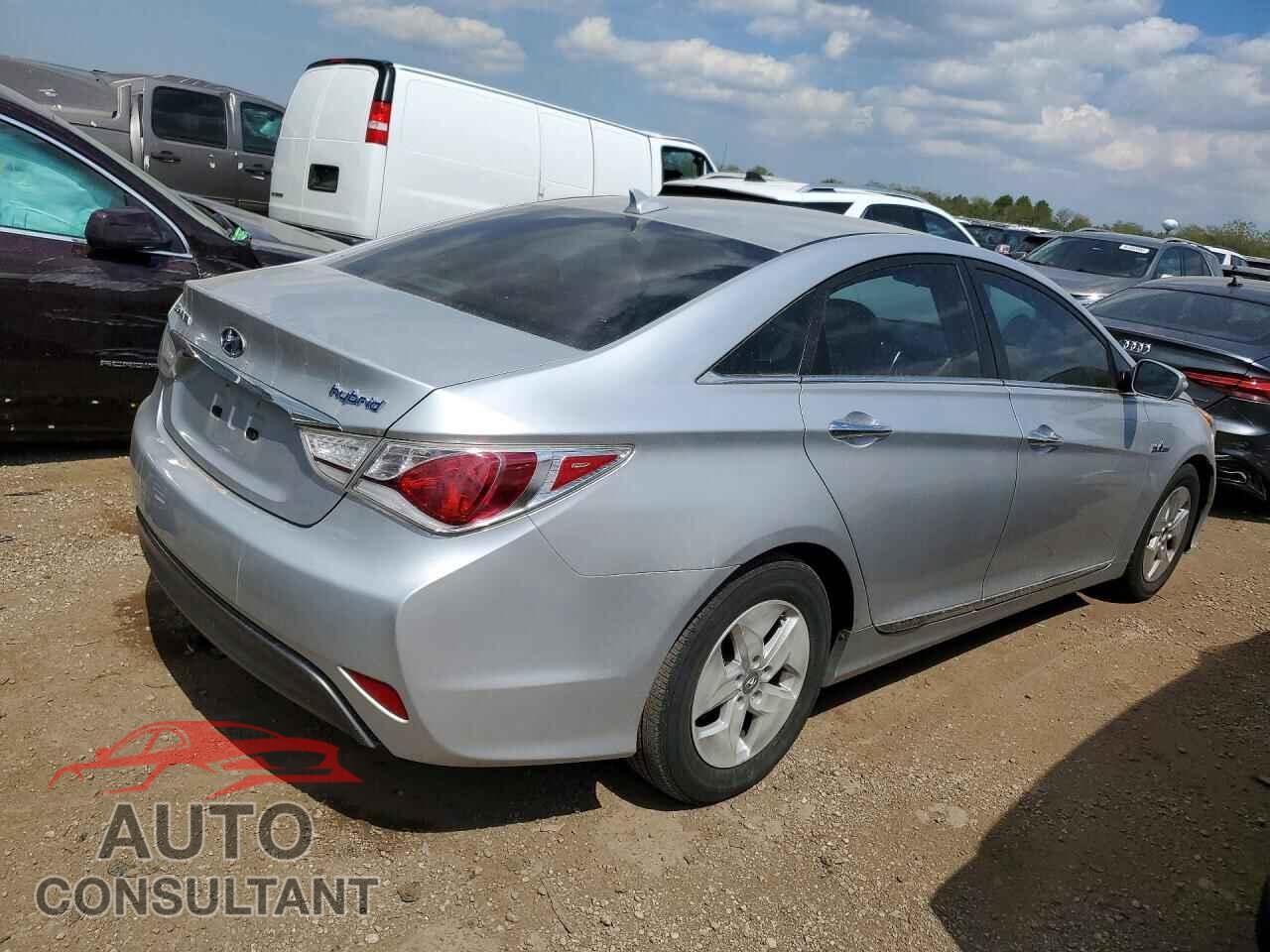 HYUNDAI SONATA 2011 - KMHEC4A40BA007044