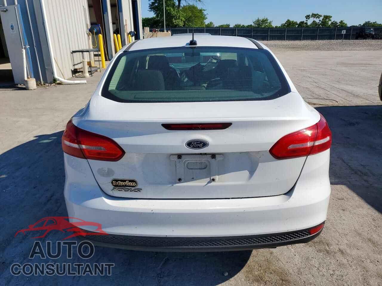 FORD FOCUS 2018 - 1FADP3E23JL275263