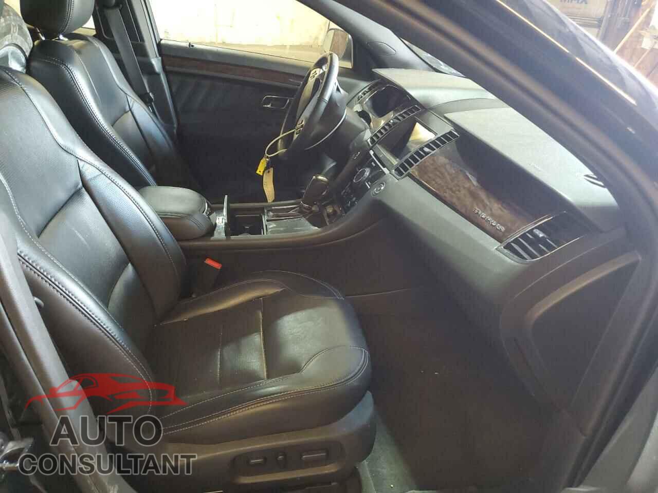 FORD TAURUS 2018 - 1FAHP2J81JG119589