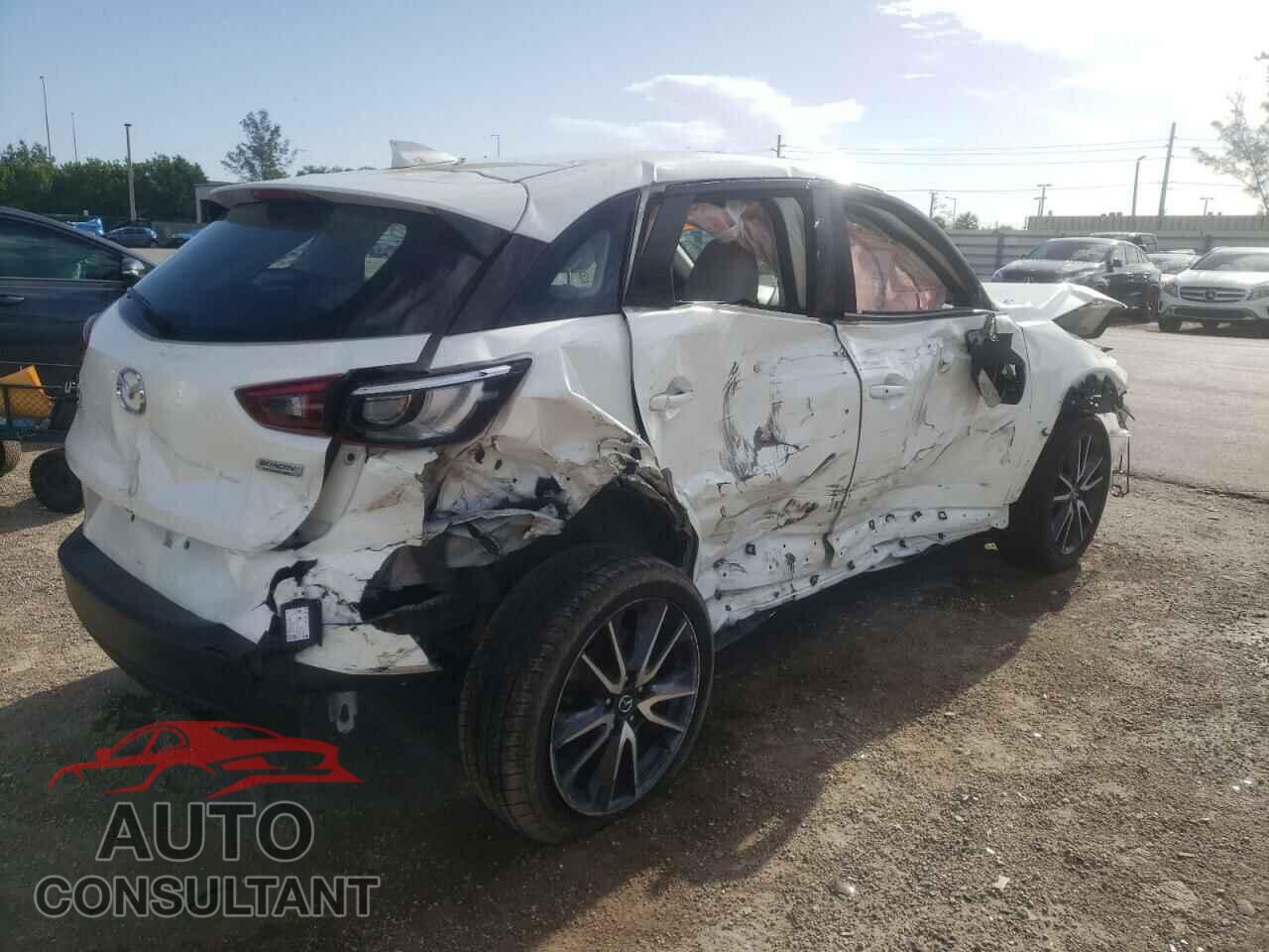 MAZDA CX-3 2018 - JM1DKFD72J0324512
