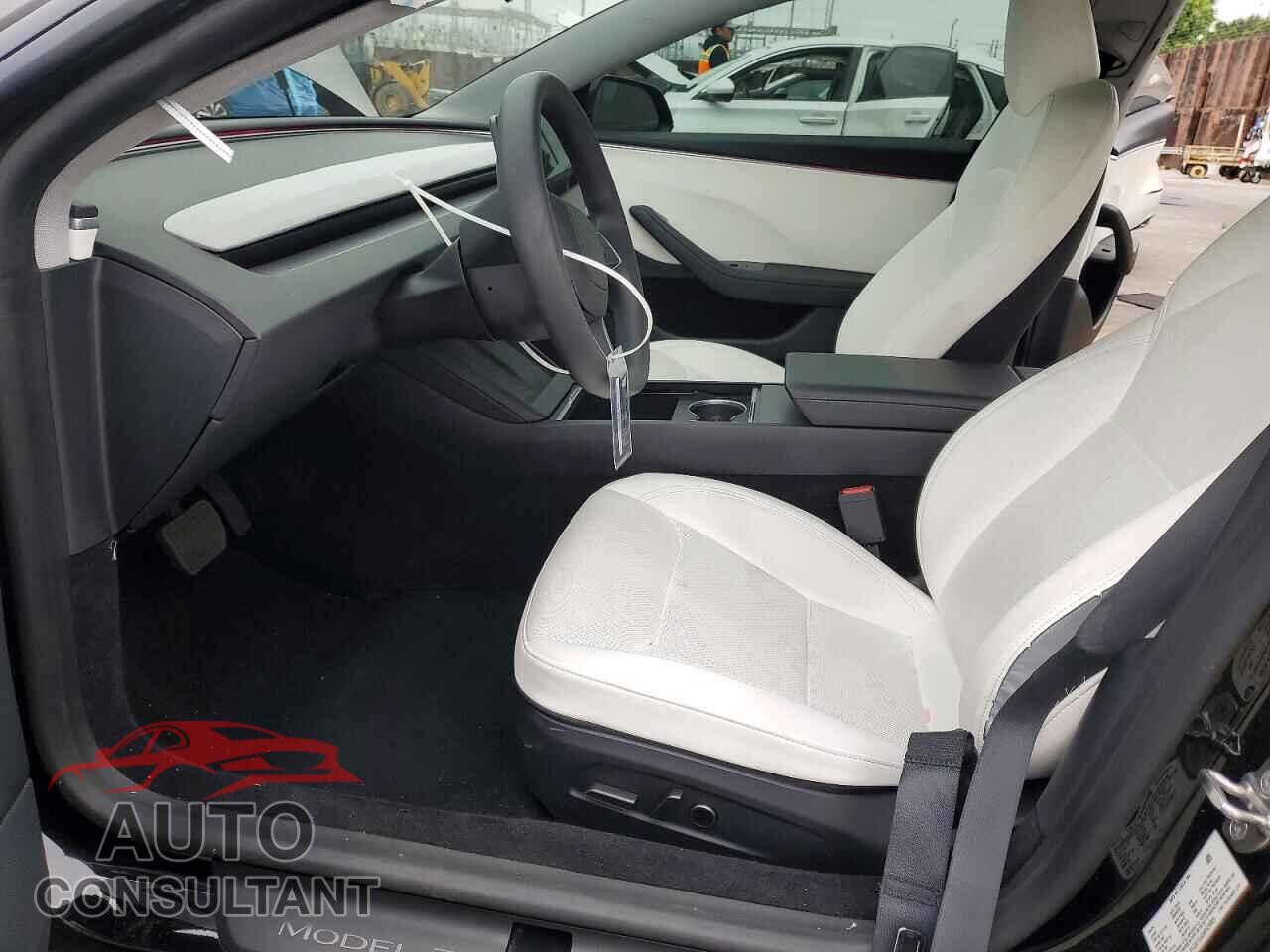 TESLA MODEL 3 2024 - 5YJ3E1EA5RF829909