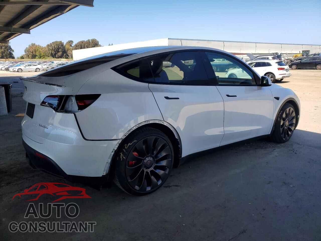 TESLA MODEL Y 2023 - 7SAYGDEFXPF822984
