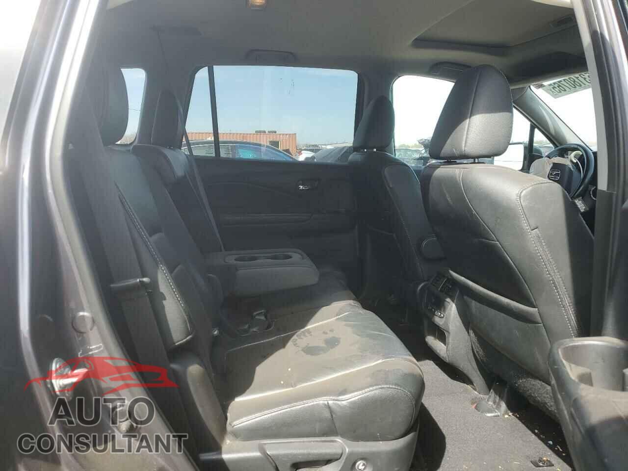 HONDA PILOT 2017 - 5FNYF6H73HB043931