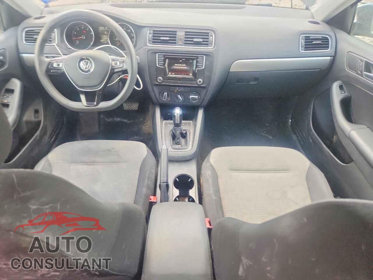VOLKSWAGEN JETTA 2017 - 3VW2B7AJXHM336084