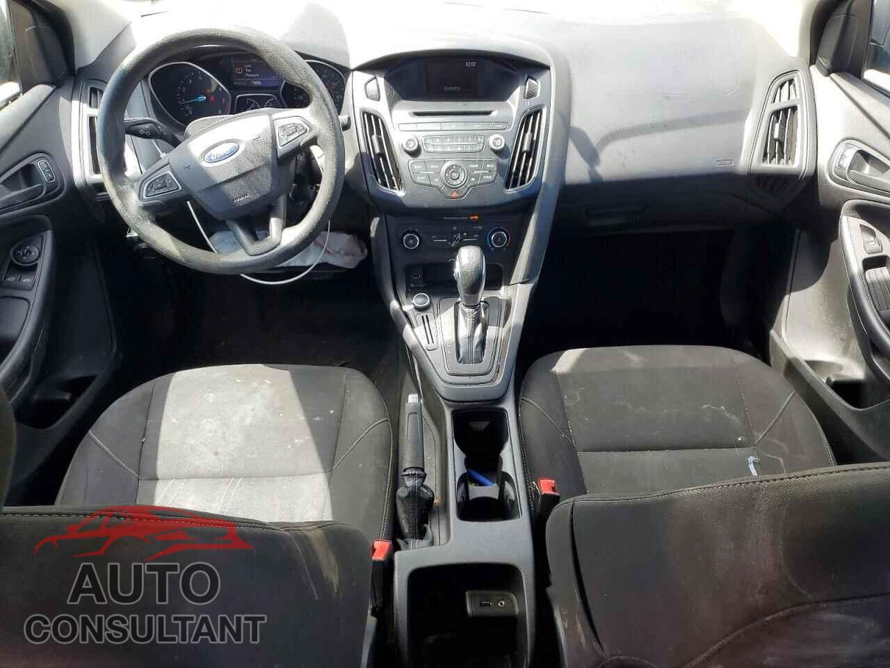 FORD FOCUS 2015 - 1FADP3E21FL286379