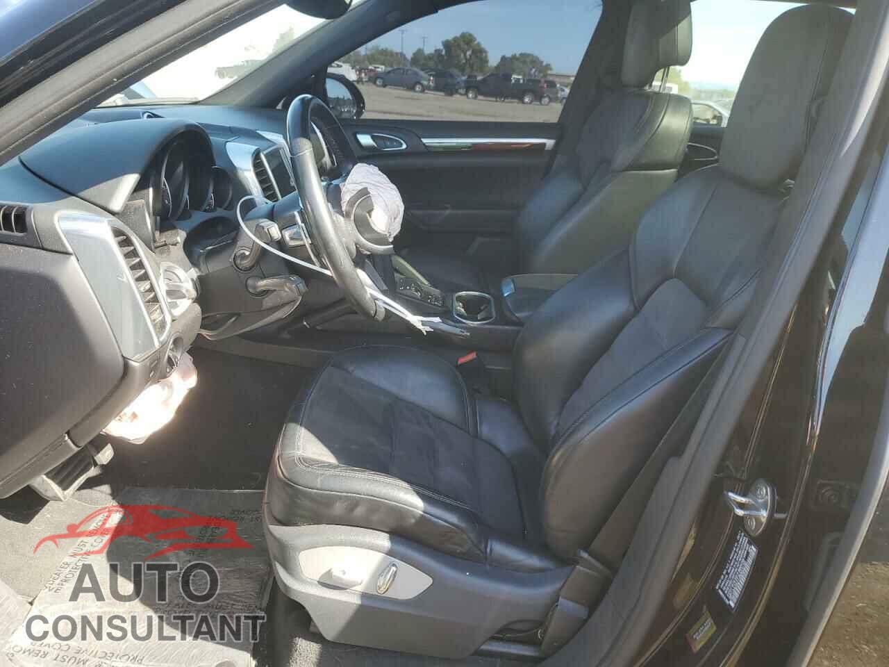 PORSCHE CAYENNE 2018 - WP1AA2A27JKA03155
