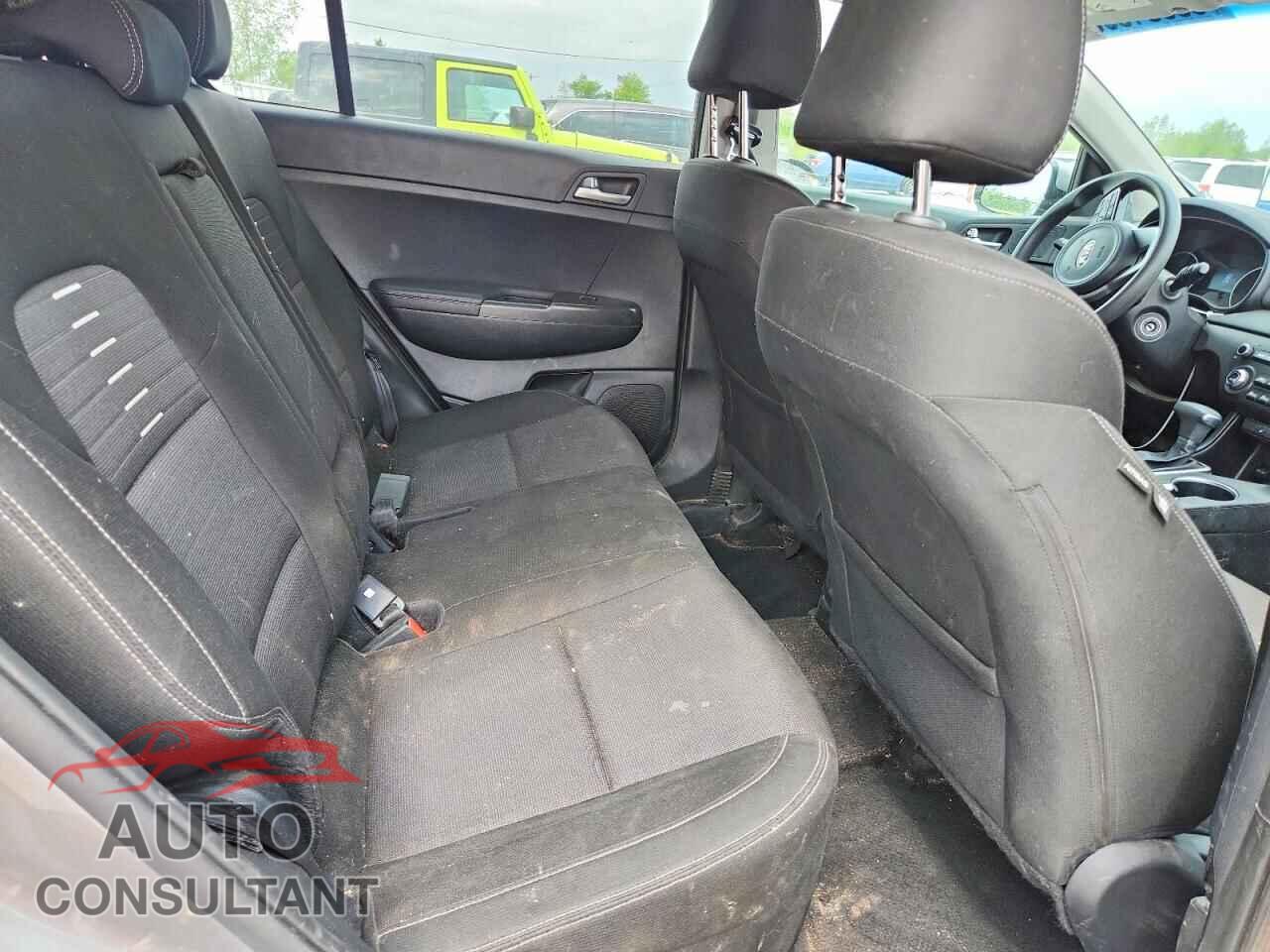 KIA SPORTAGE 2021 - KNDPMCAC7M7933629