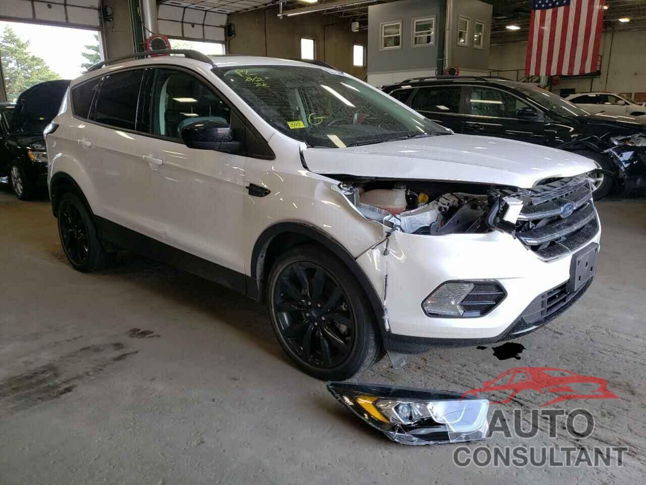 FORD ESCAPE 2017 - 1FMCU9G96HUC25520