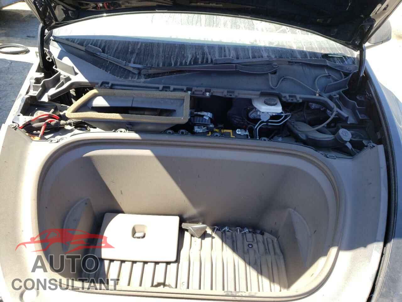 TESLA MODEL Y 2021 - 5YJYGAEE2MF191131