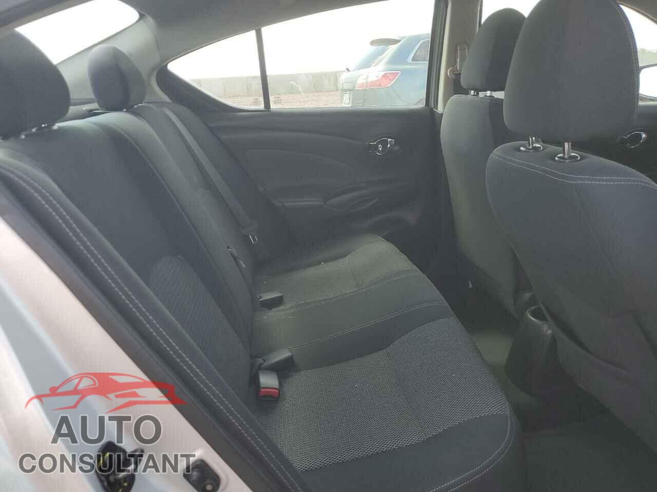 NISSAN VERSA 2019 - 3N1CN7AP3KL852788