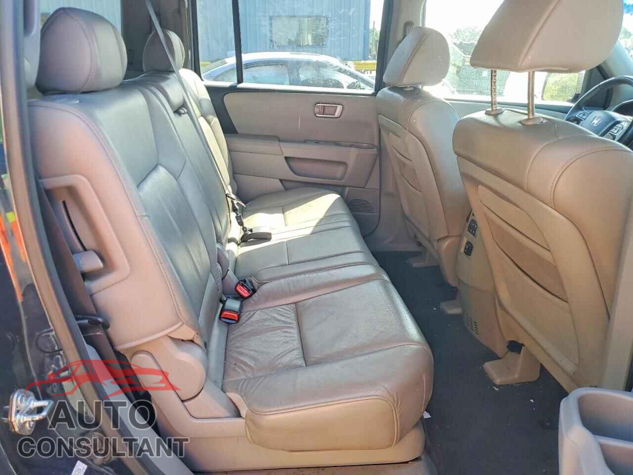 HONDA PILOT 2011 - 5FNYF4H54BB006431