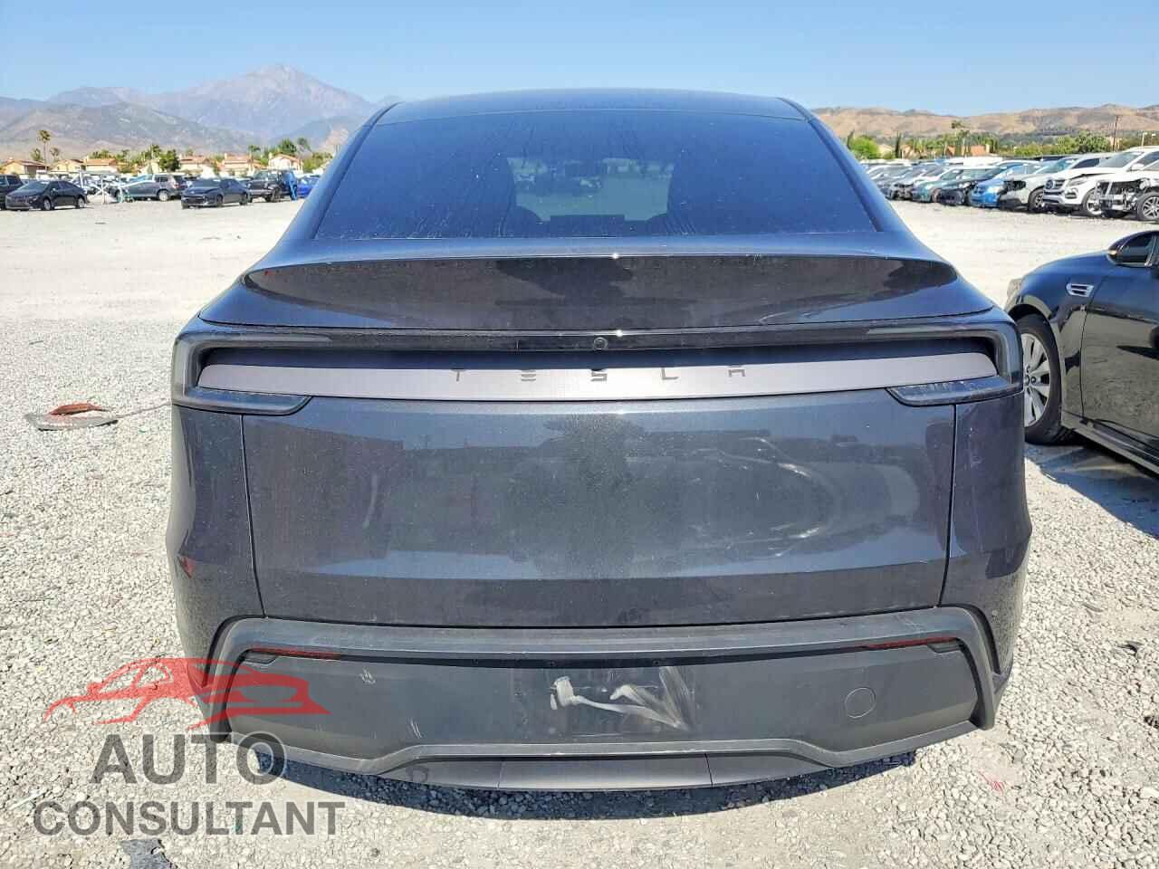 TESLA MODEL Y 2026 - 7SAYGDED6TF384232