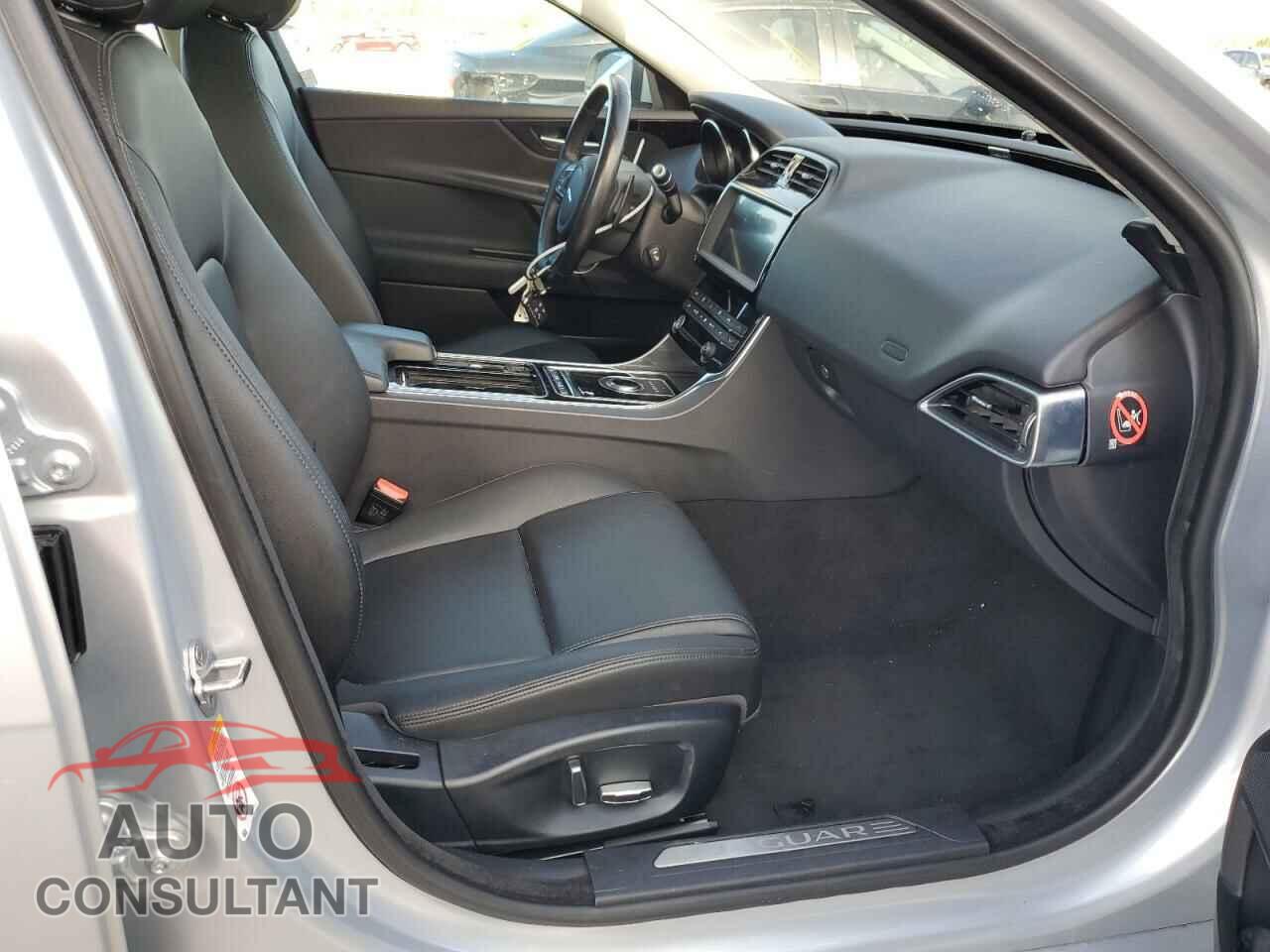 JAGUAR XE 2019 - SAJAR4FX0KCP48031