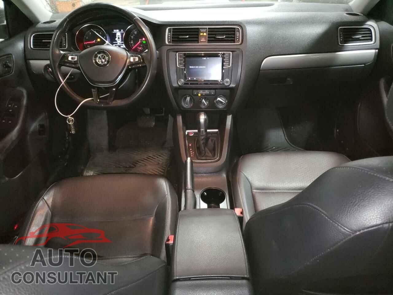 VOLKSWAGEN JETTA 2017 - 3VWDB7AJ7HM298919