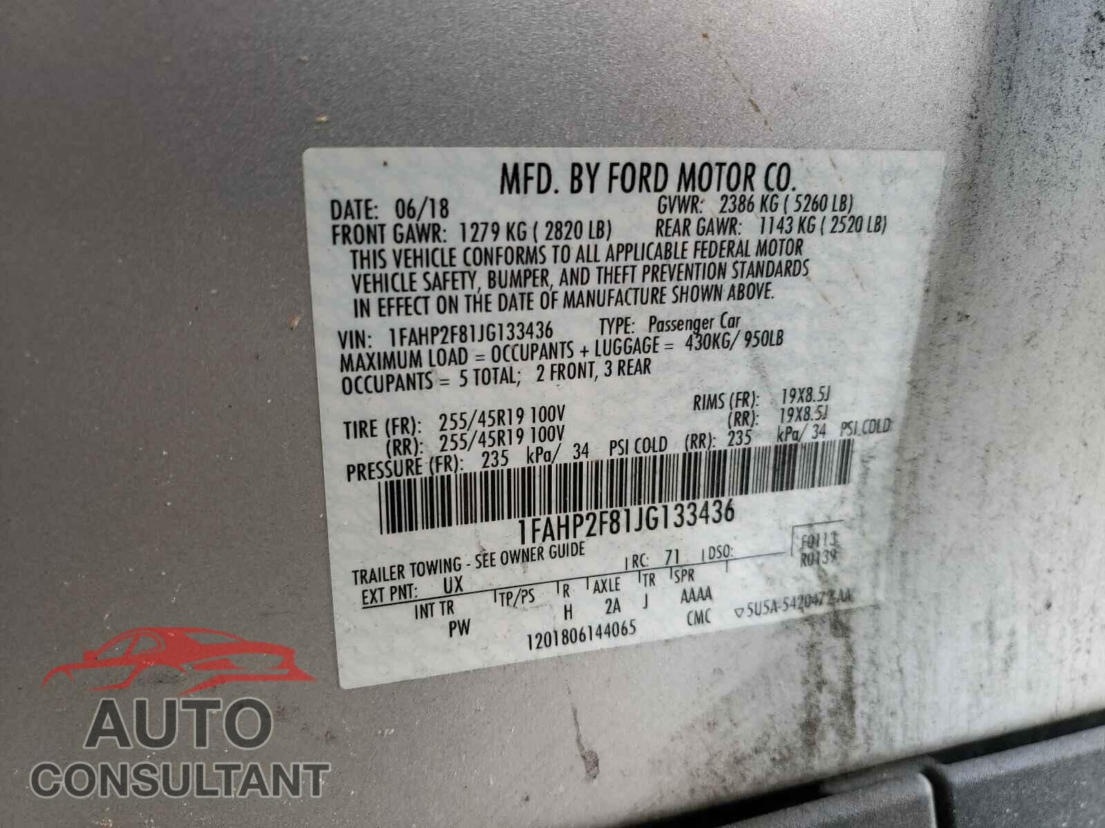 FORD TAURUS 2018 - 1FAHP2F81JG133436