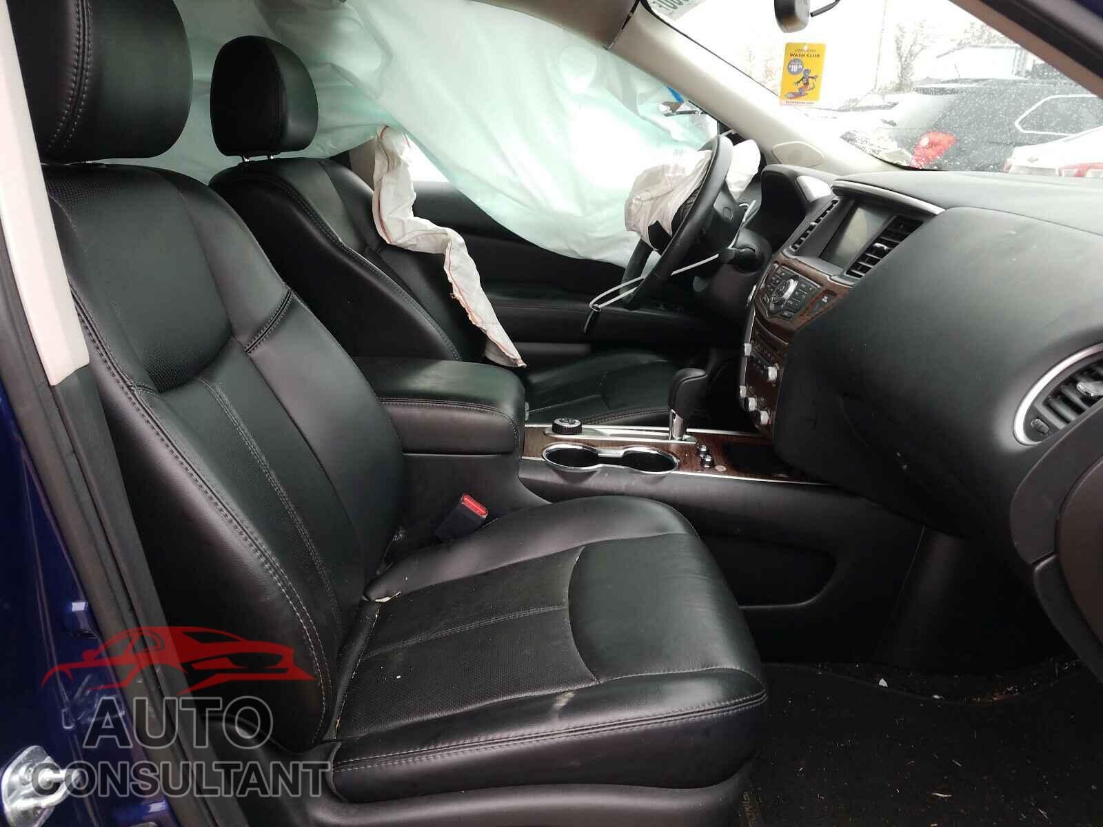 NISSAN PATHFINDER 2017 - 5N1DR2MM3HC643464