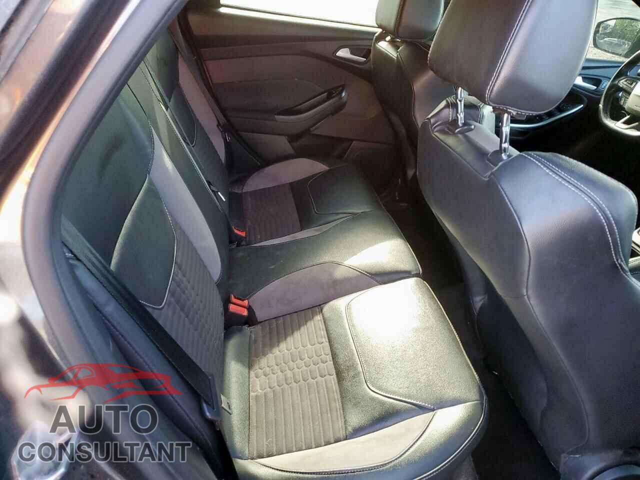 FORD FOCUS 2017 - 1FADP3L99HL334116