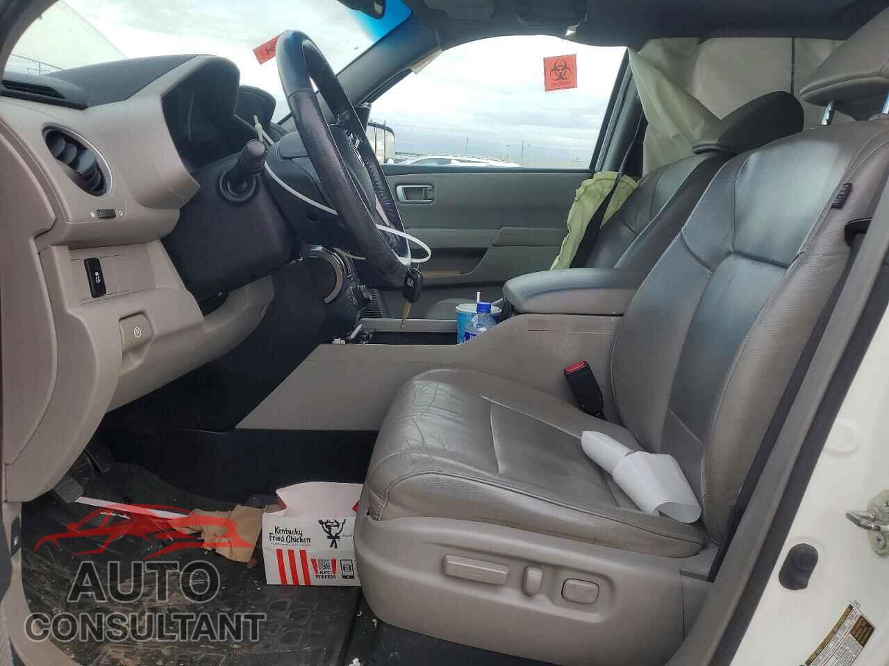 HONDA PILOT 2015 - 5FNYF4H72FB068921