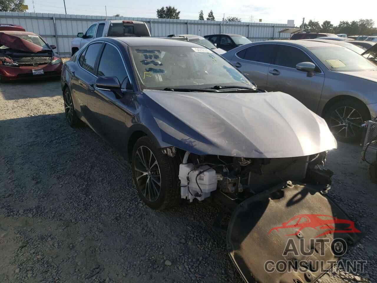 TOYOTA CAMRY 2018 - 4T1B11HK8JU500463