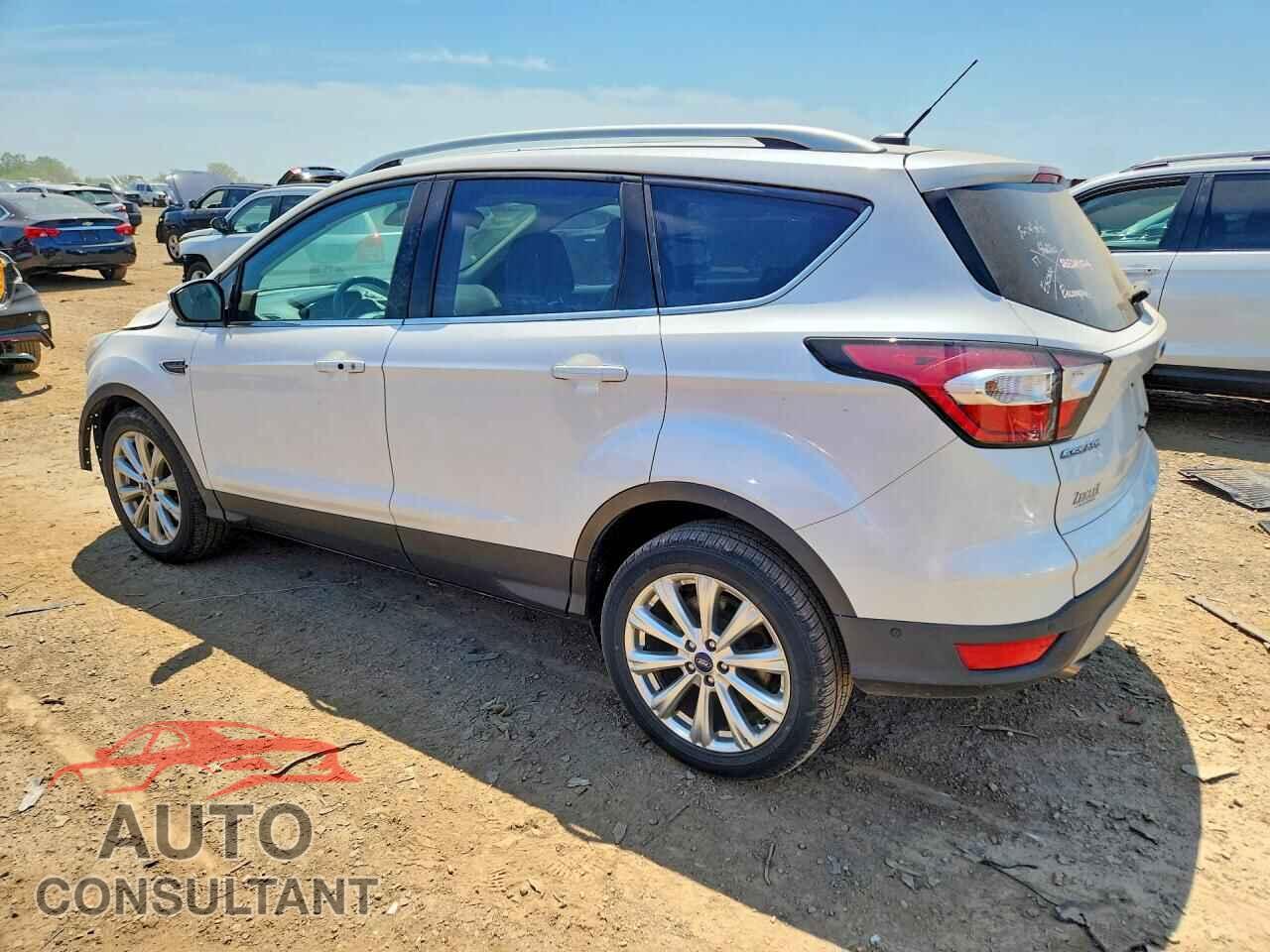 FORD ESCAPE 2017 - 1FMCU0J90HUD36259