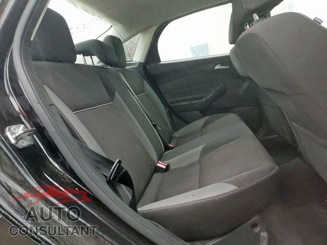 FORD FOCUS 2013 - 1FADP3F2XDL151381