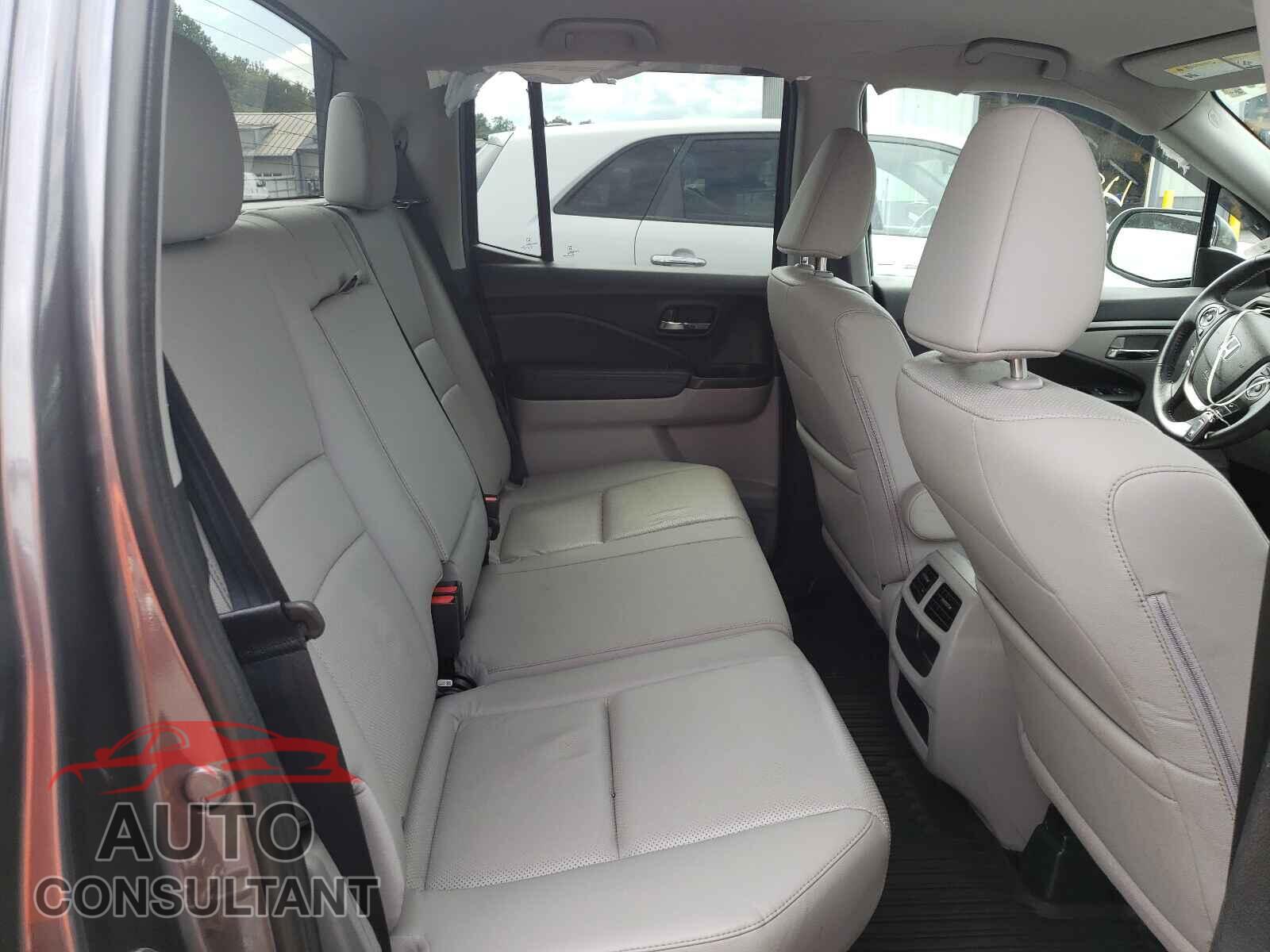 HONDA RIDGELINE 2017 - 5FPYK3F68HB021161