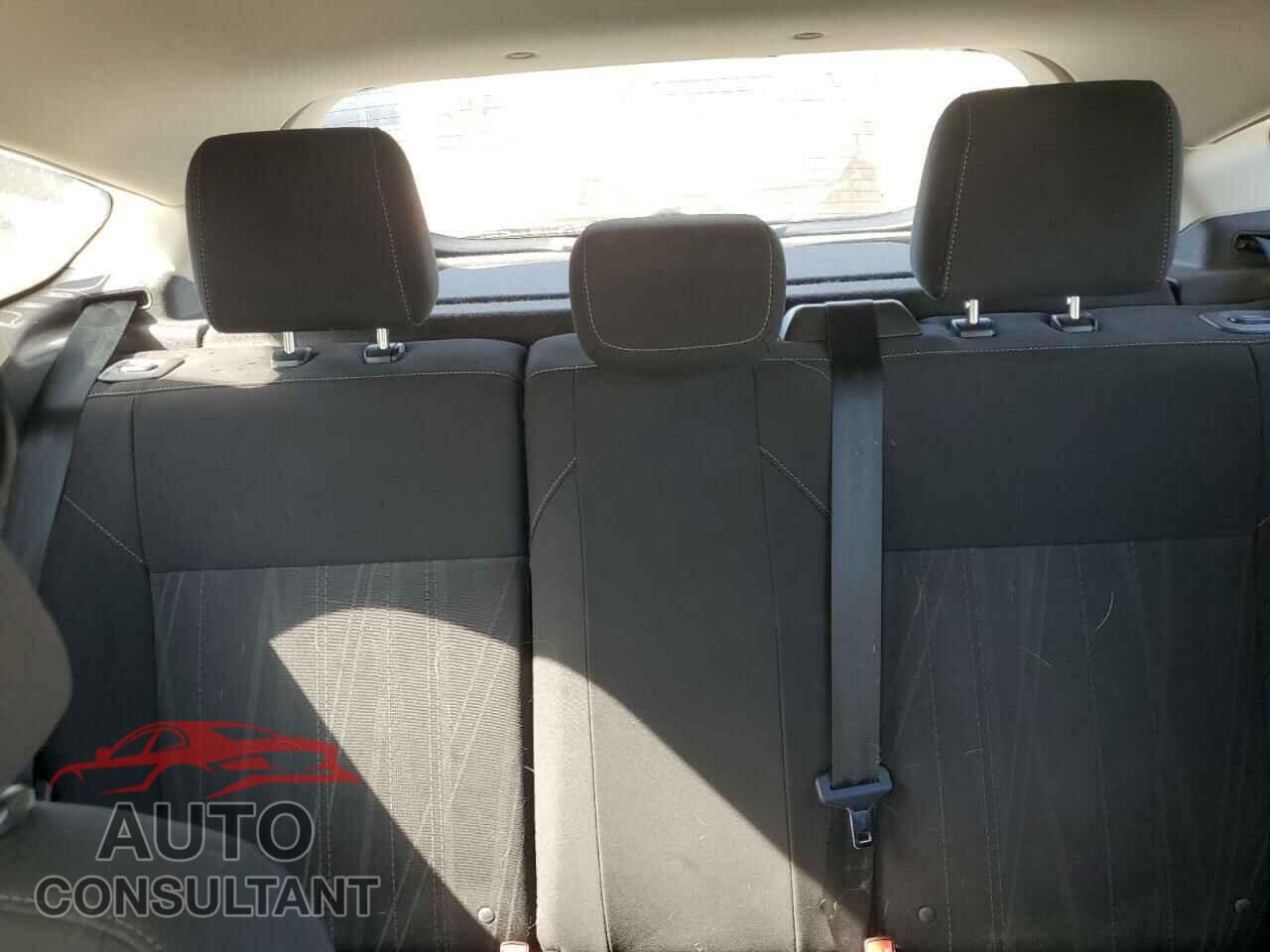 FORD FOCUS 2015 - 1FADP3K2XFL300980