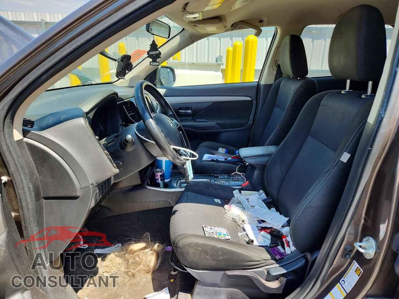 MITSUBISHI OUTLANDER 2018 - JA4AZ3A30JZ013231