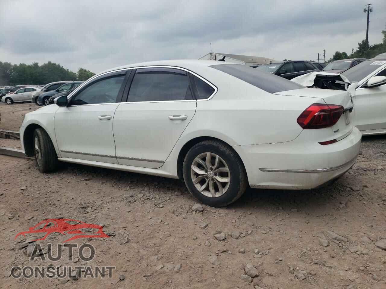 VOLKSWAGEN PASSAT 2017 - 1VWAT7A39HC032224
