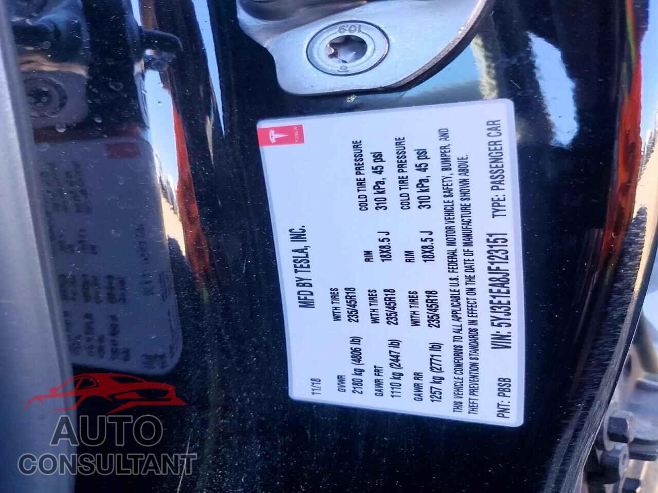 TESLA MODEL 3 2018 - 5YJ3E1EA8JF123151