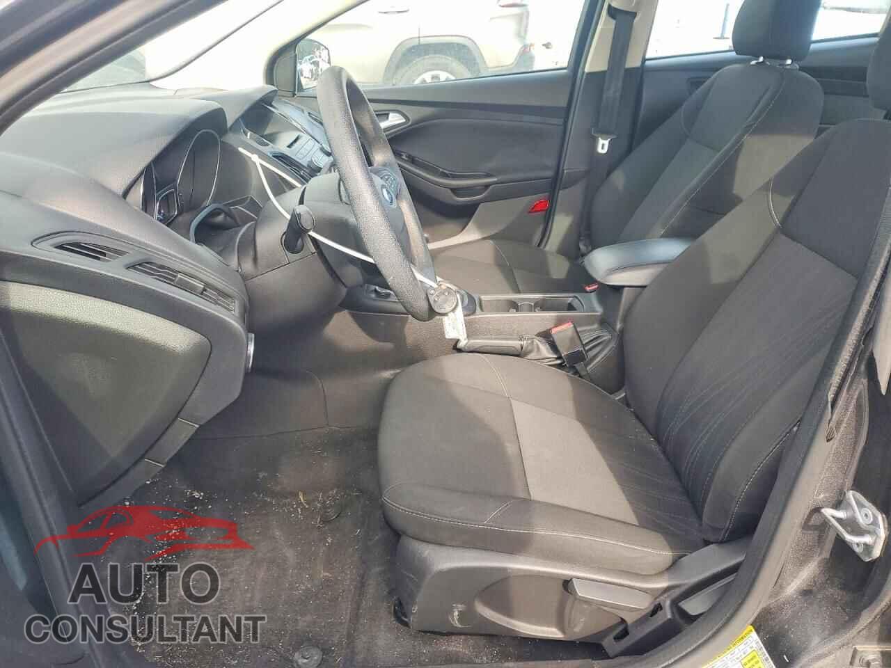 FORD FOCUS 2017 - 1FADP3F21HL241735